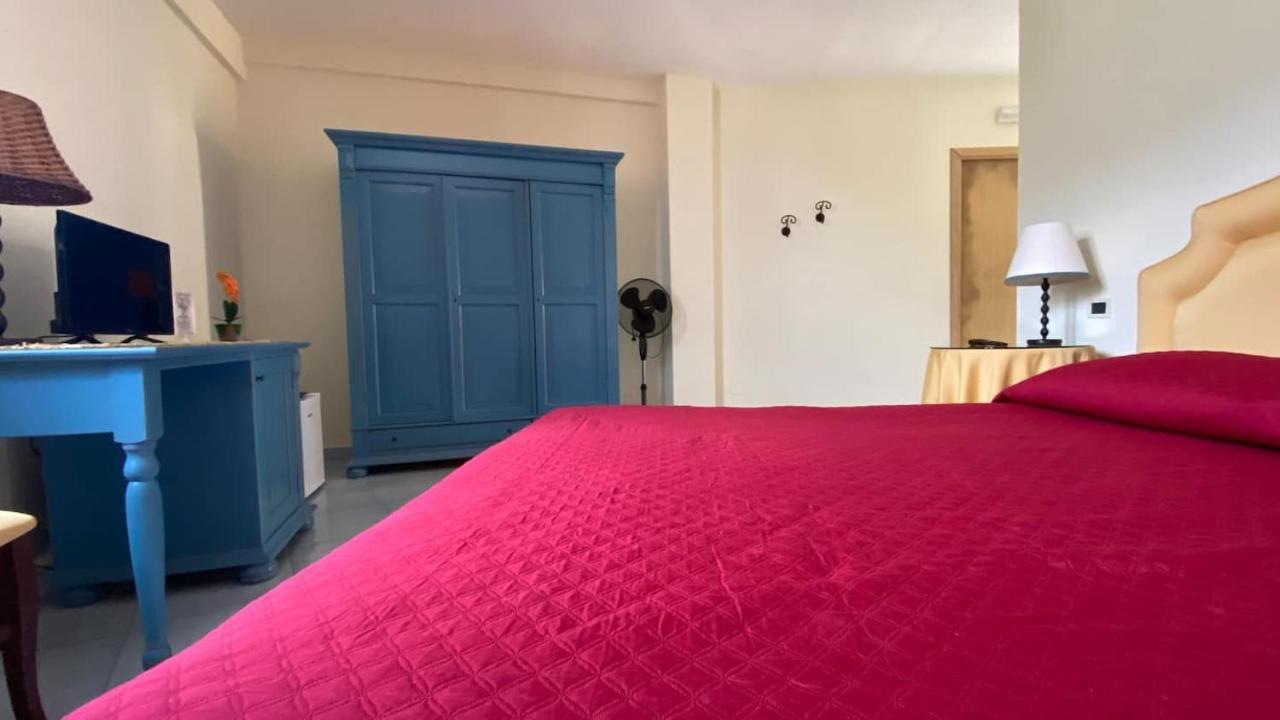 Monolocale & Suite Casa Santicelli マラテーア エクステリア 写真